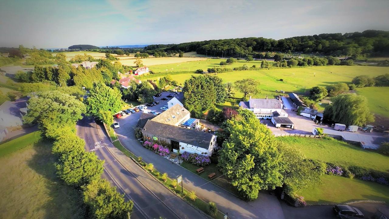The Old Barn Inn Newport  Exterior foto