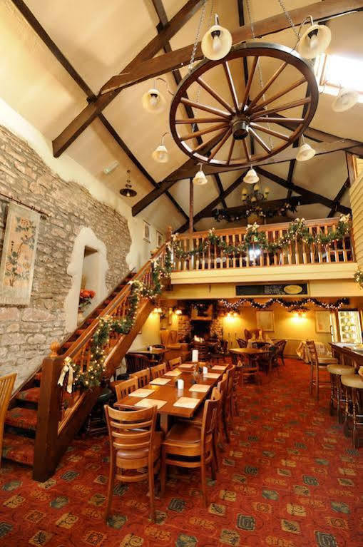 The Old Barn Inn Newport  Exterior foto